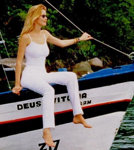 >Claudia Schiffer