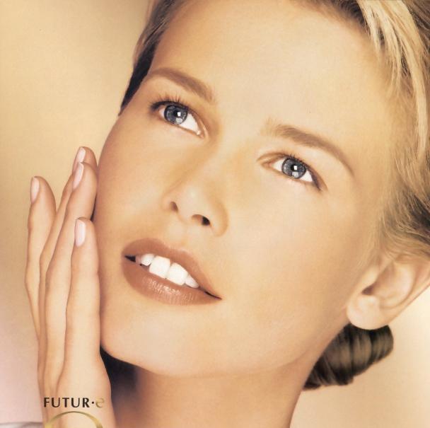 >Claudia Schiffer