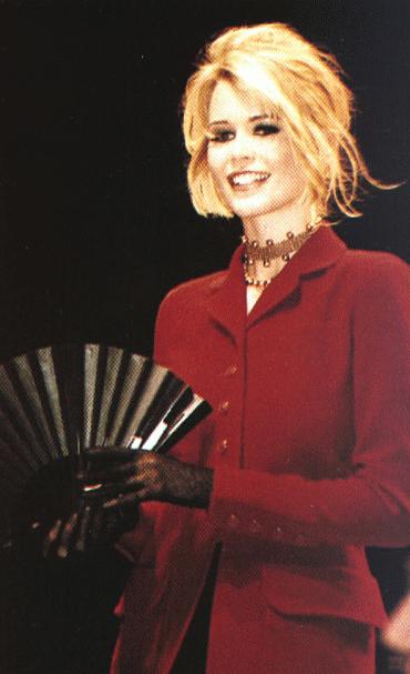 >Claudia Schiffer