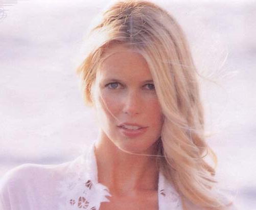 >Claudia Schiffer