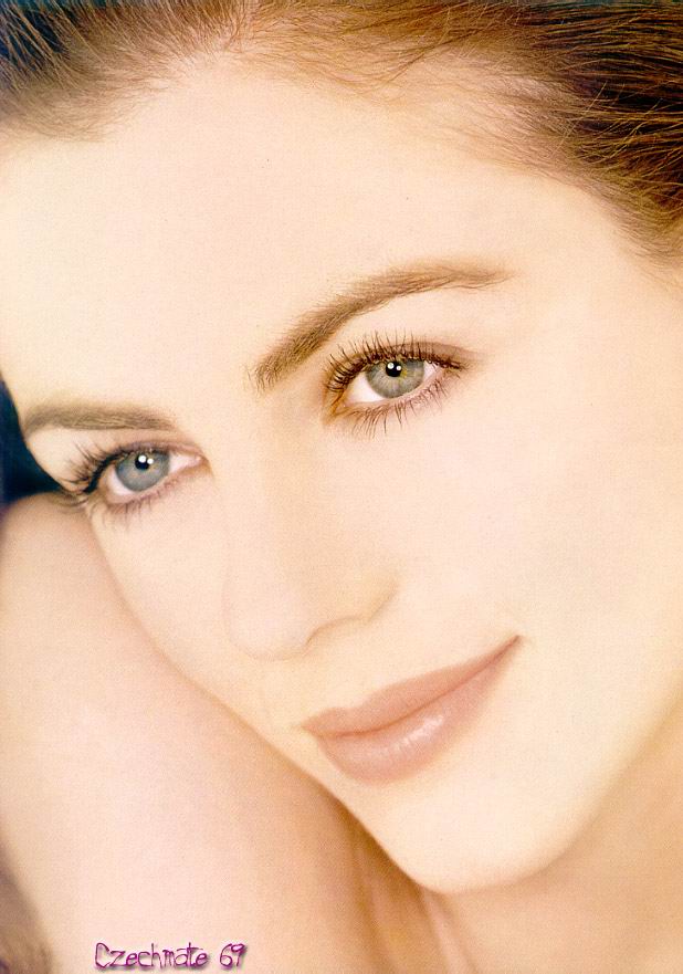 >Elizabeth Hurley