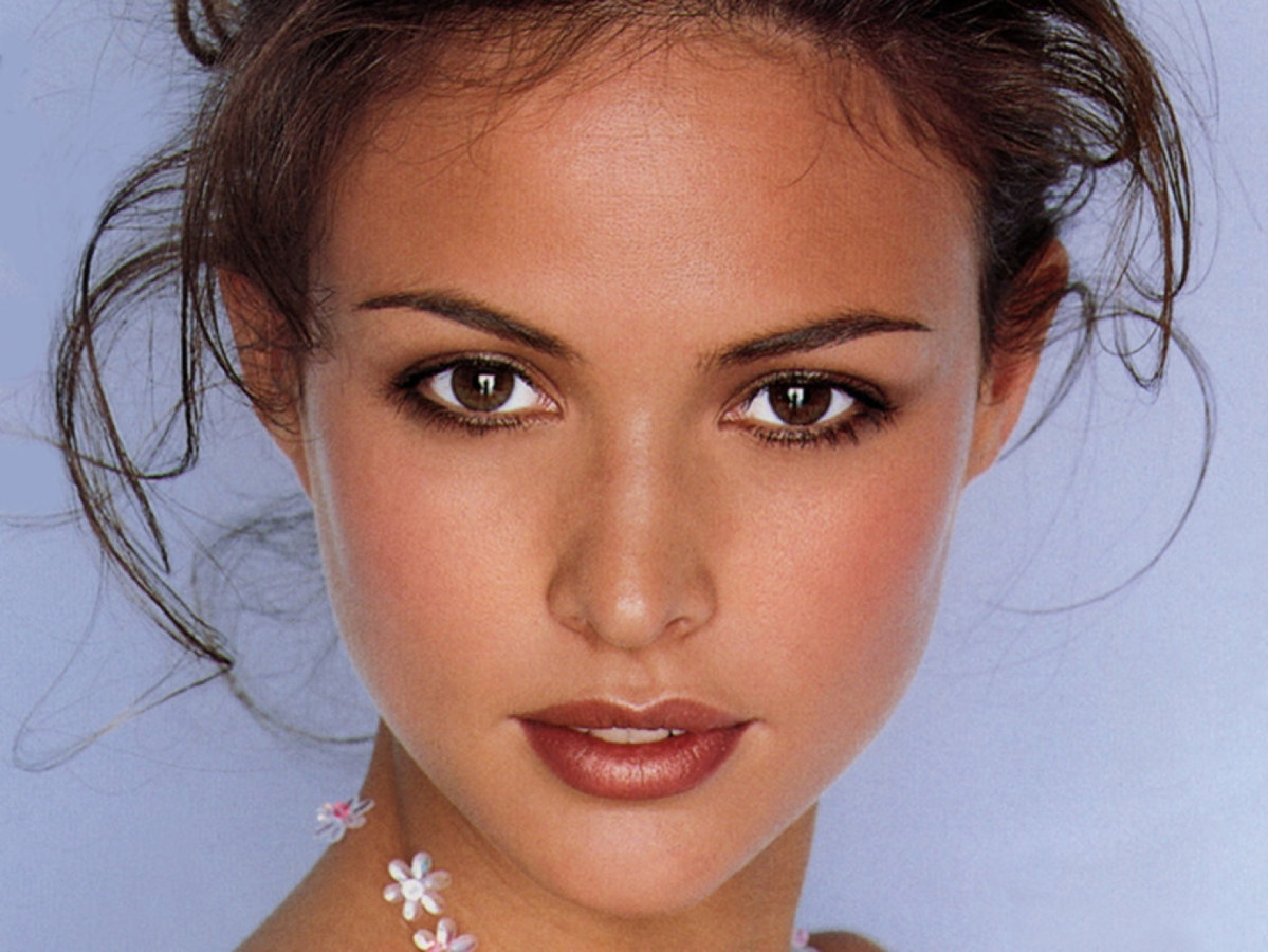 >Josie Maran