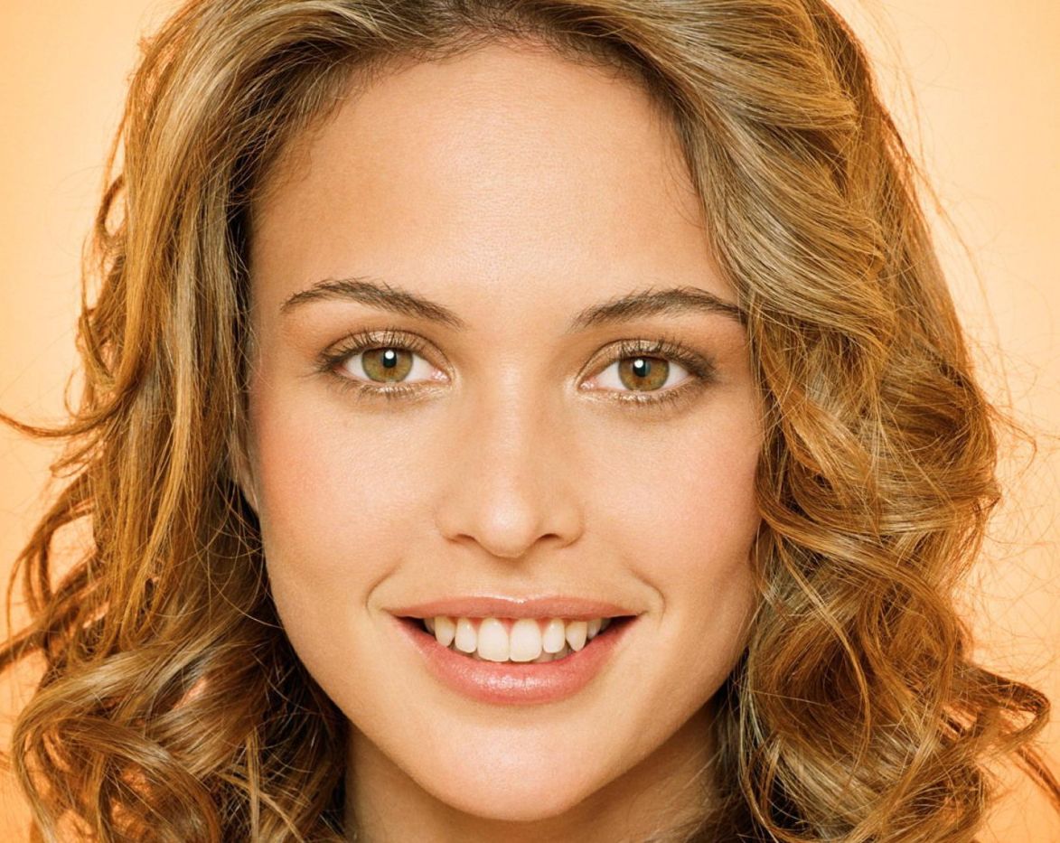 >Josie Maran