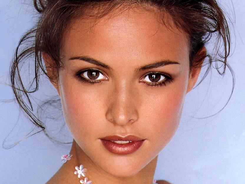 >Josie Maran