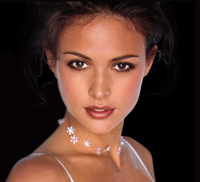 >Josie Maran