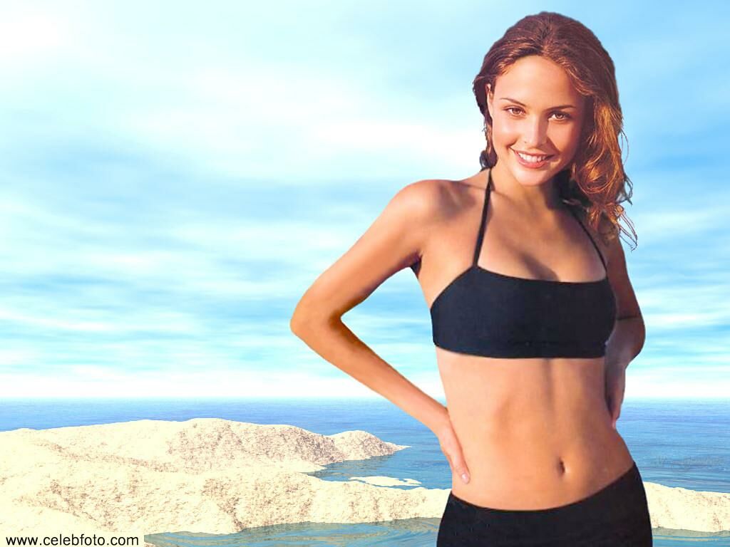 >Josie Maran