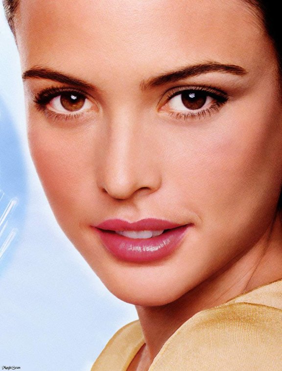 >Josie Maran