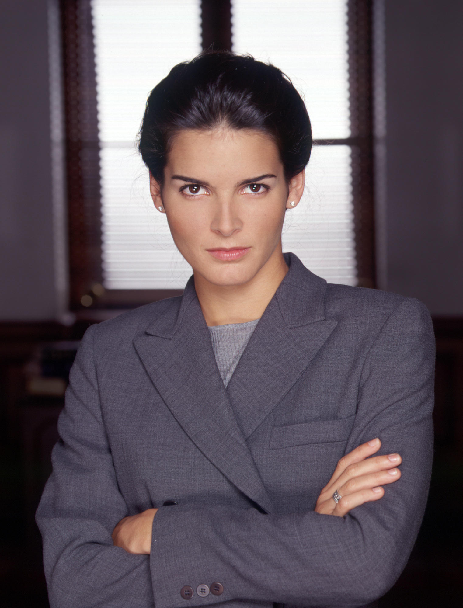 >Angie Harmon