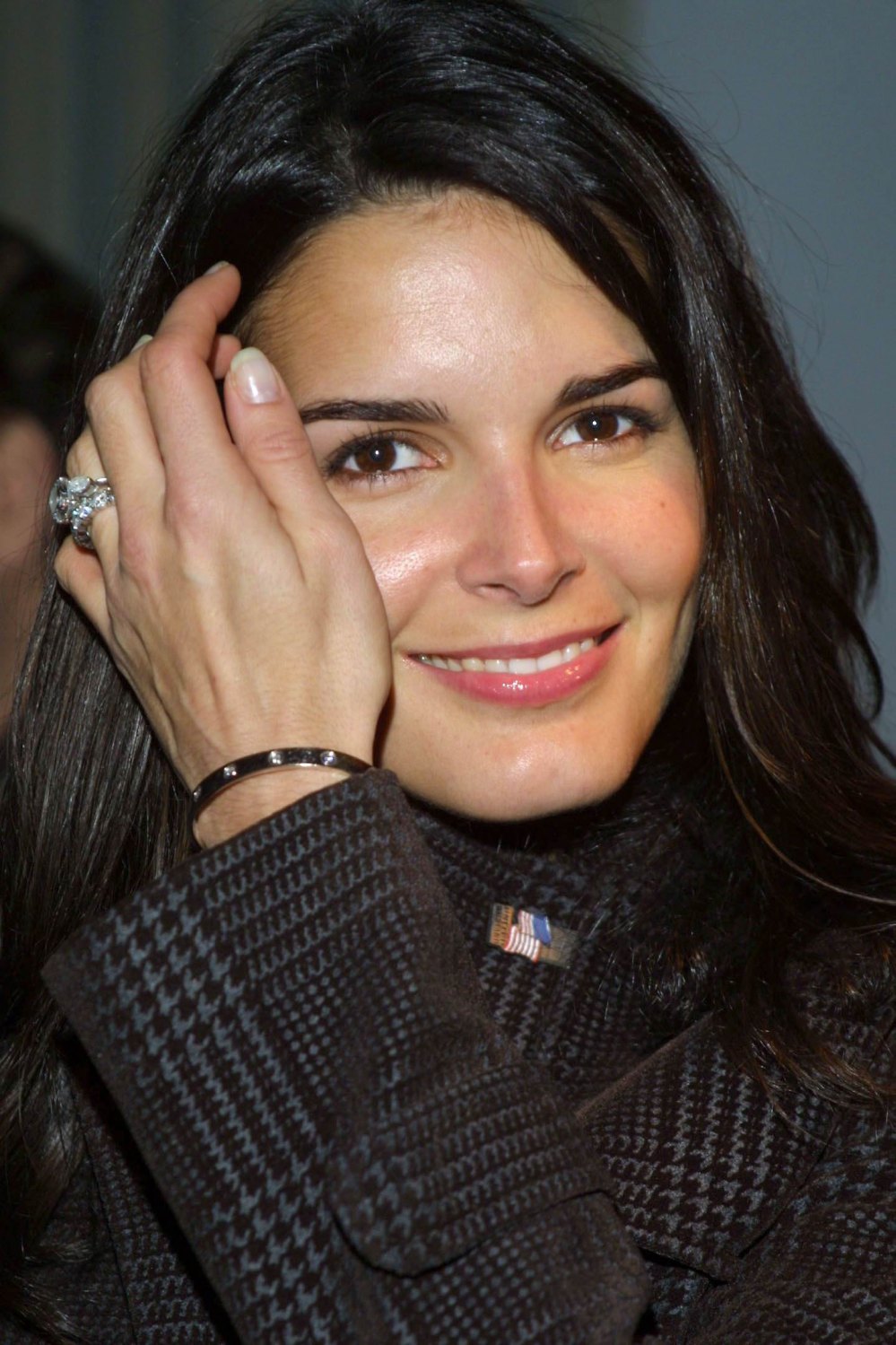 >Angie Harmon