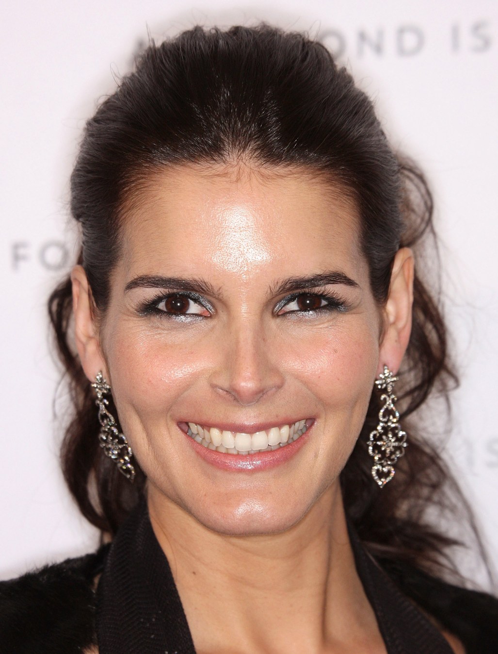 >Angie Harmon