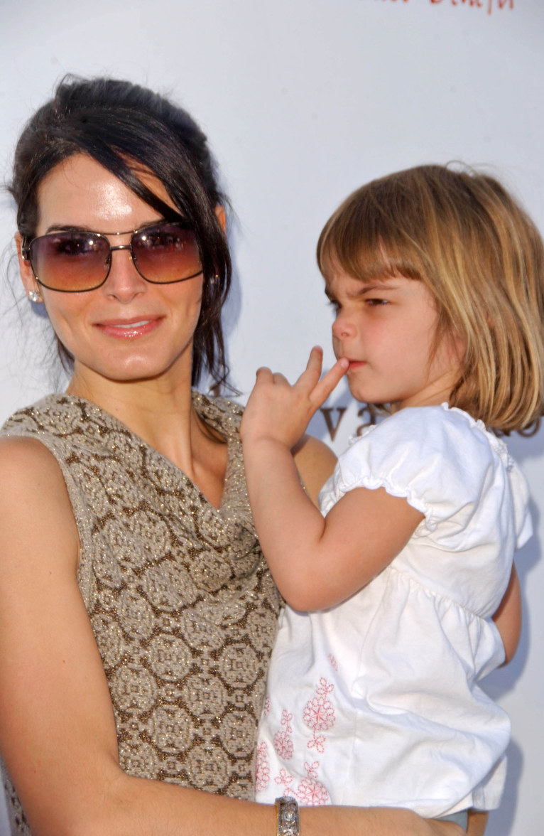 >Angie Harmon
