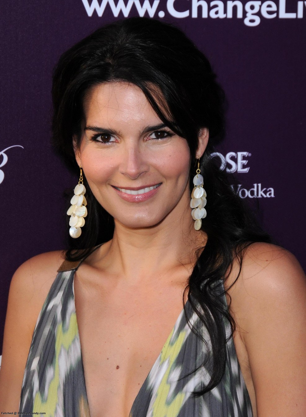 >Angie Harmon