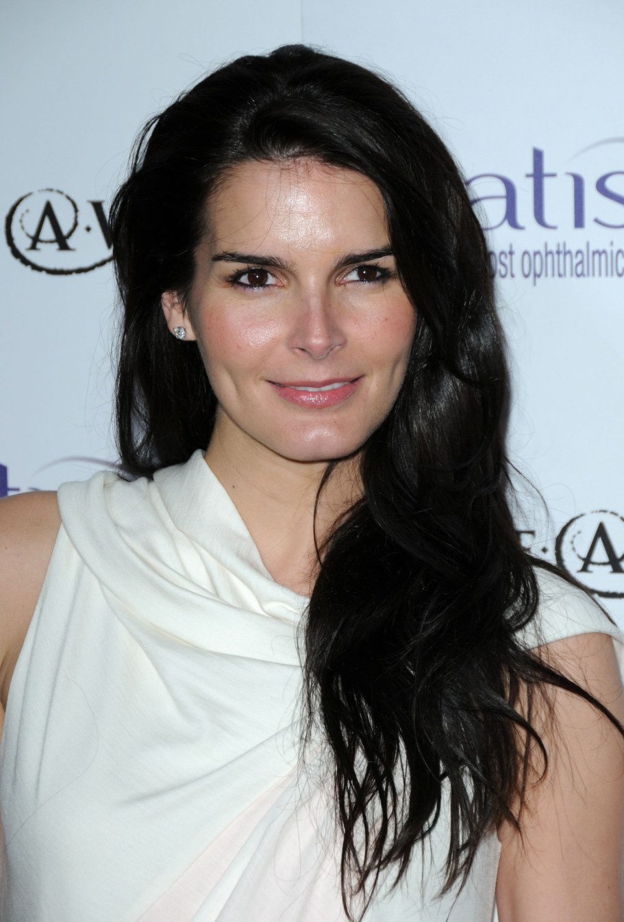 >Angie Harmon