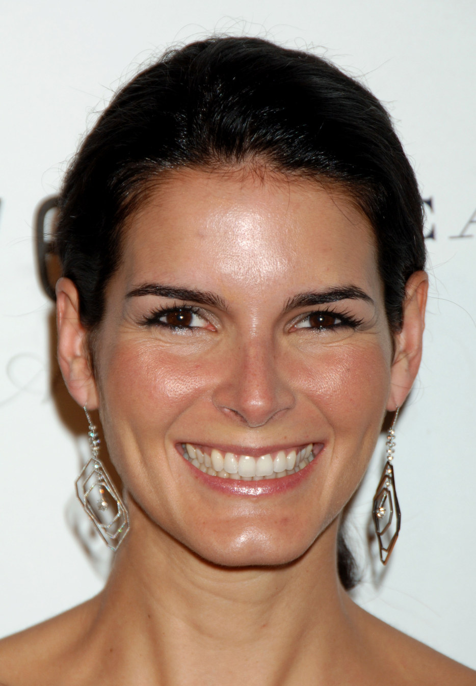 >Angie Harmon