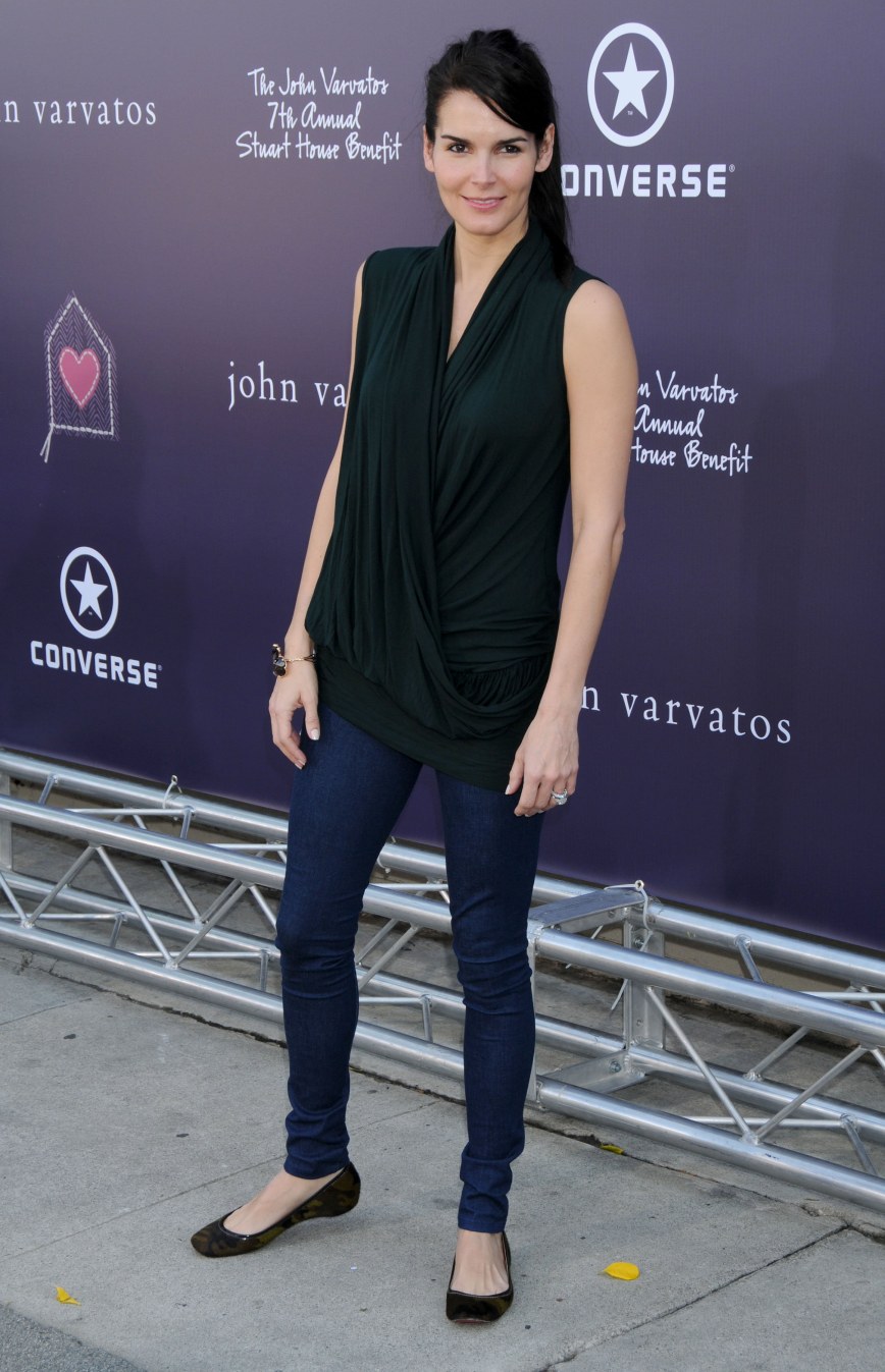 >Angie Harmon