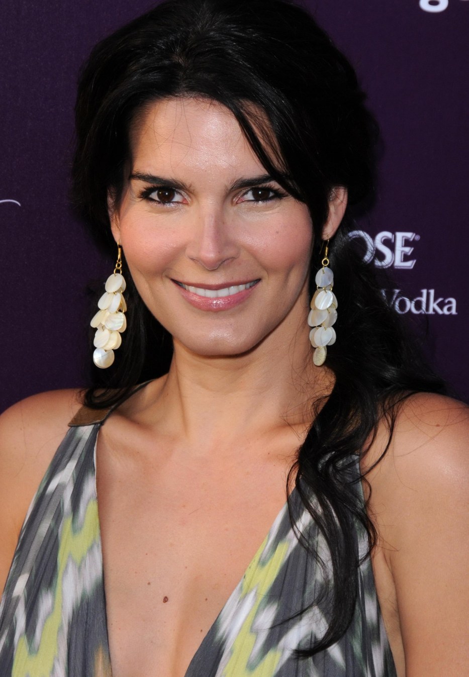 >Angie Harmon