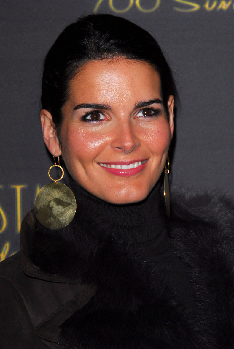 >Angie Harmon