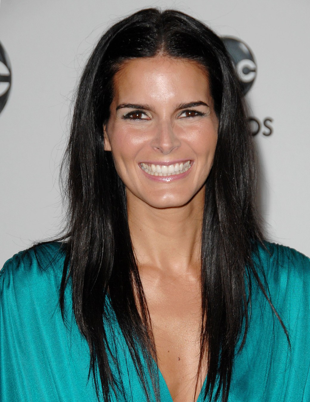 >Angie Harmon