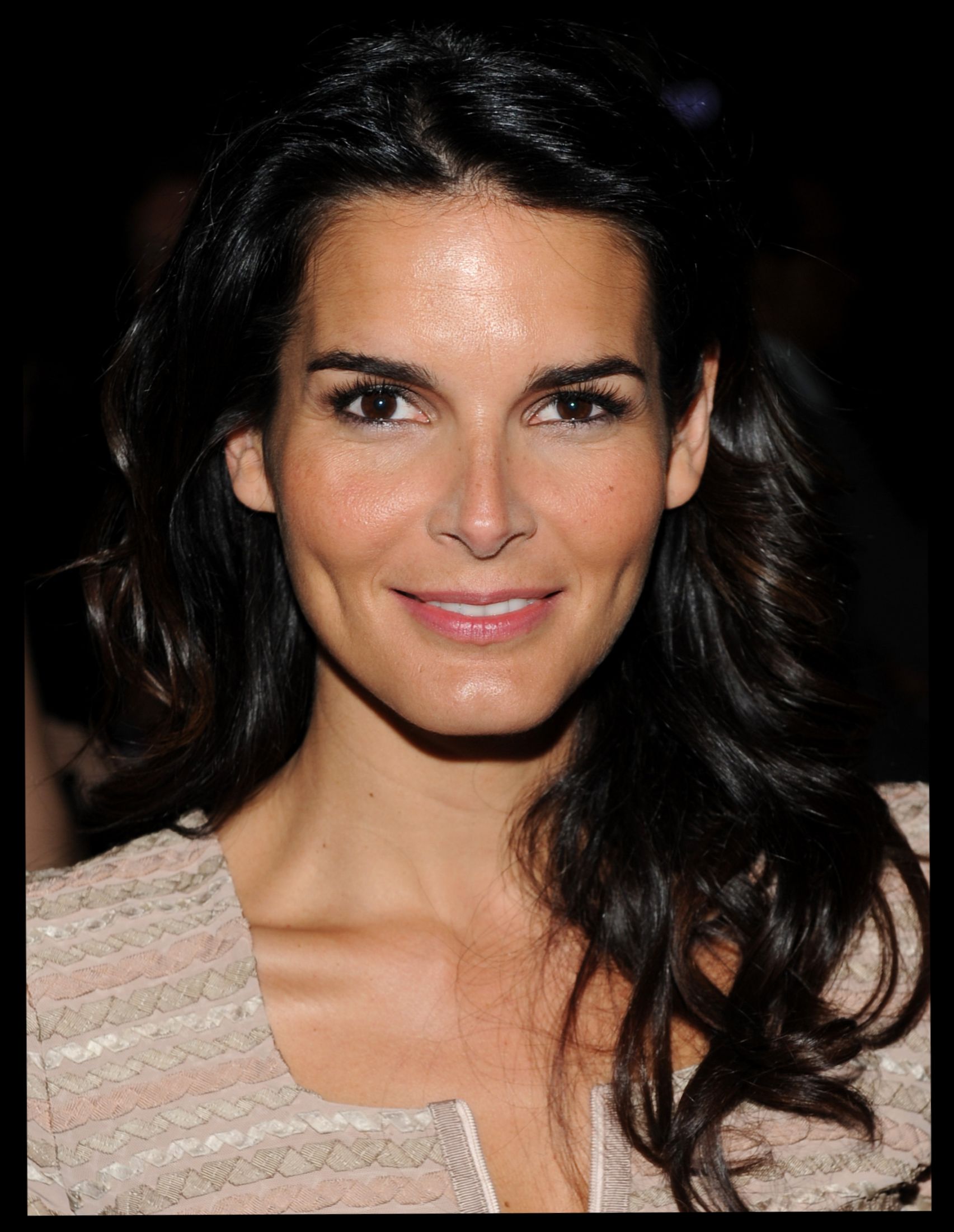 >Angie Harmon