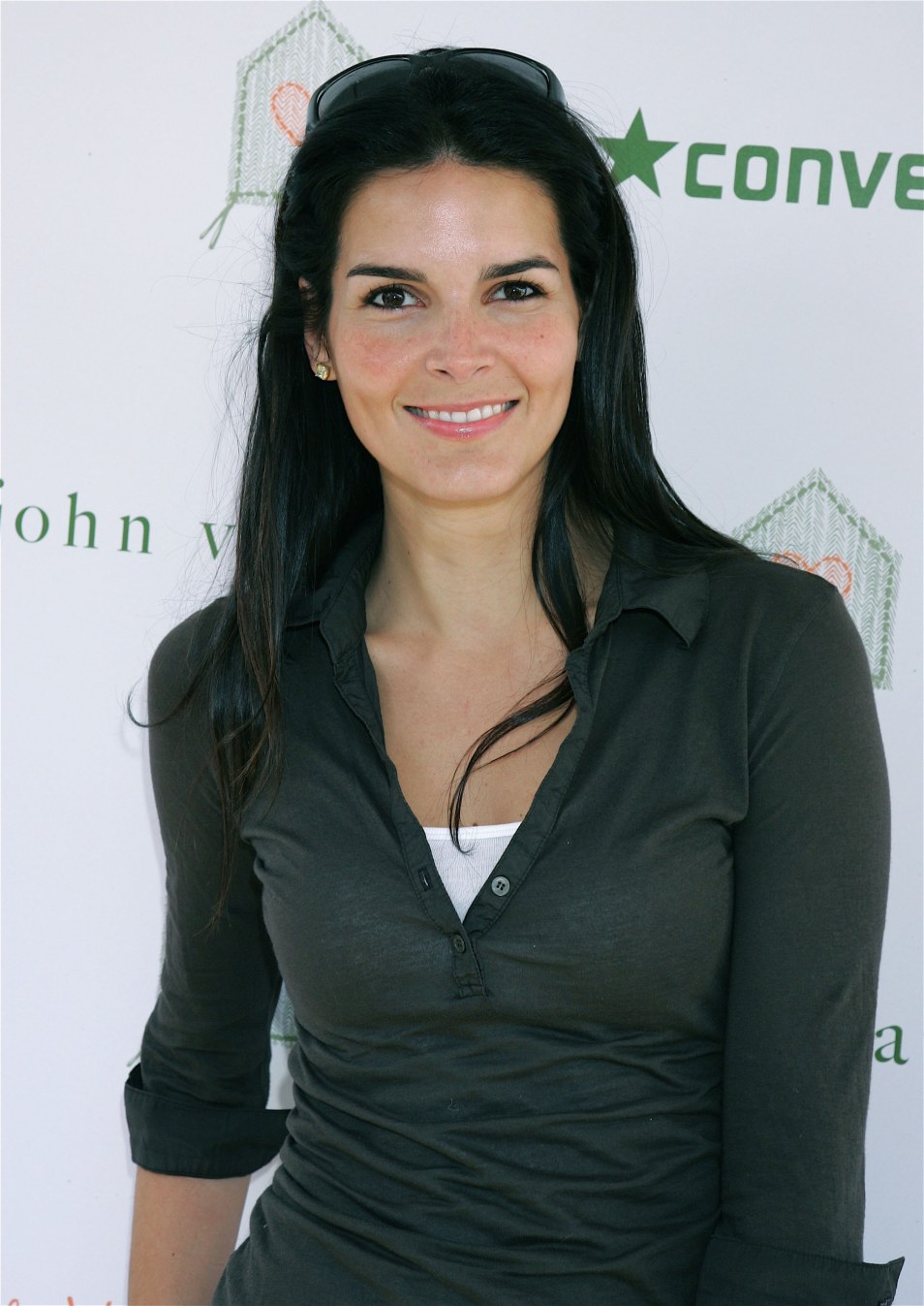 >Angie Harmon