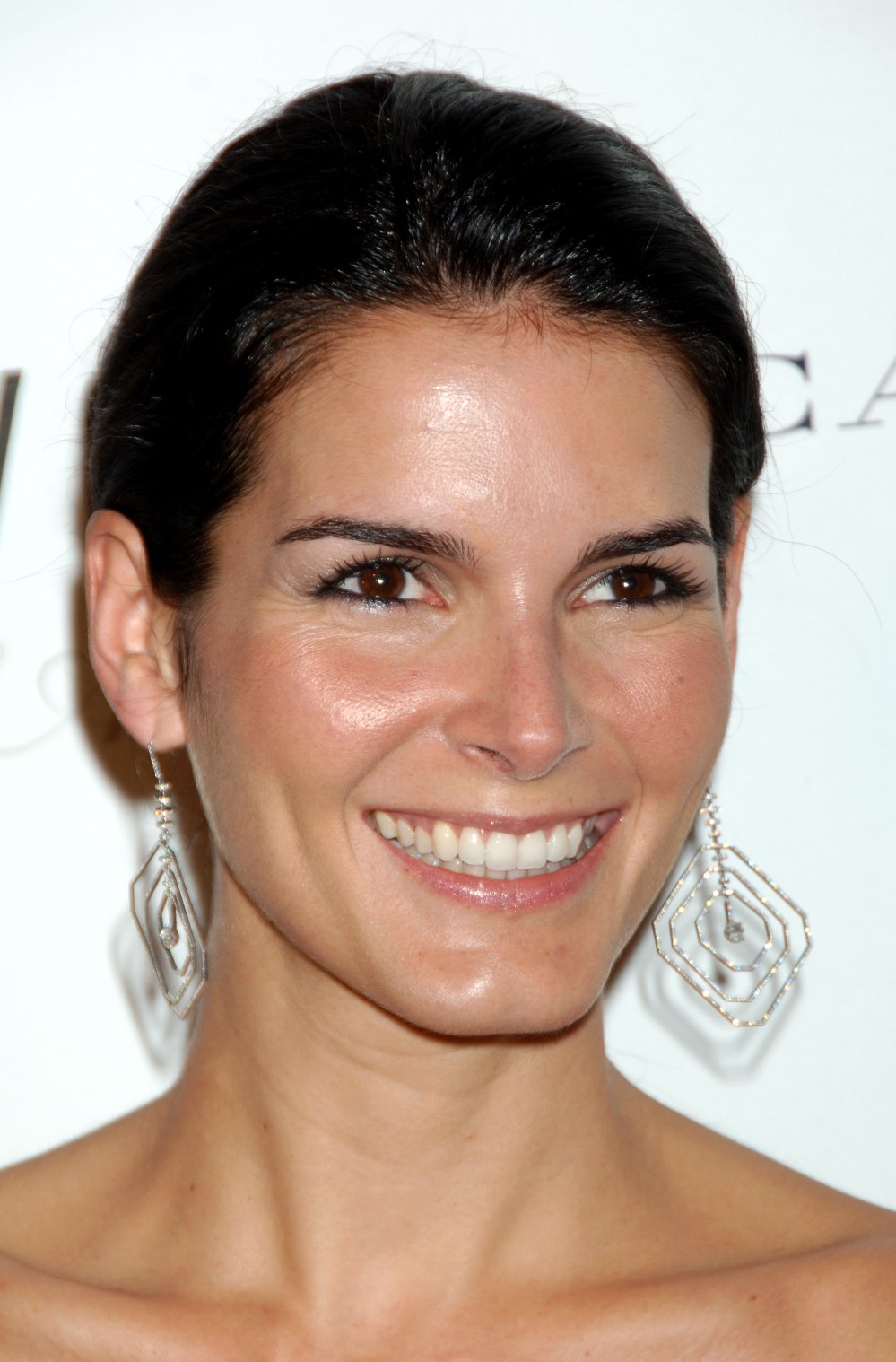 >Angie Harmon