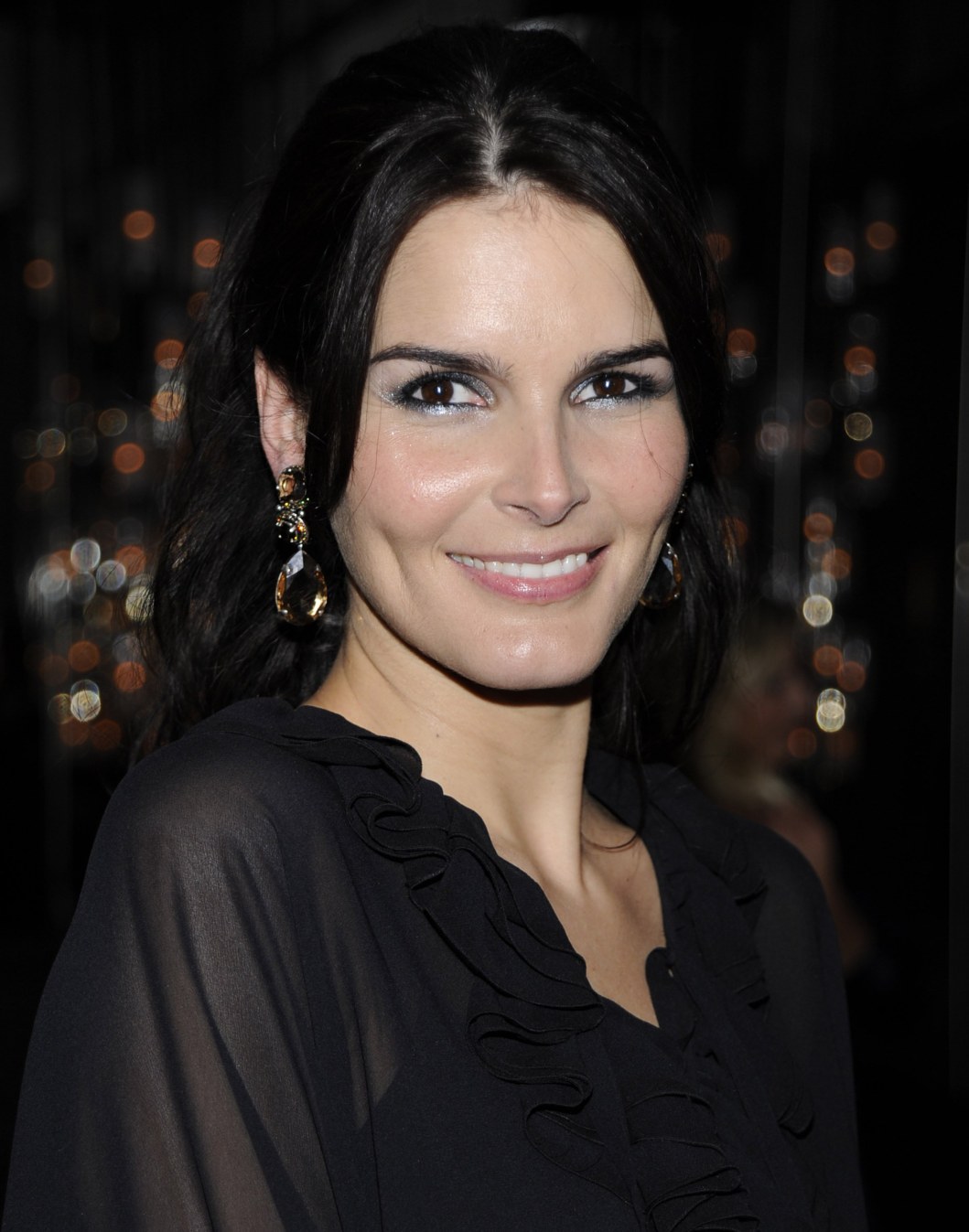 >Angie Harmon