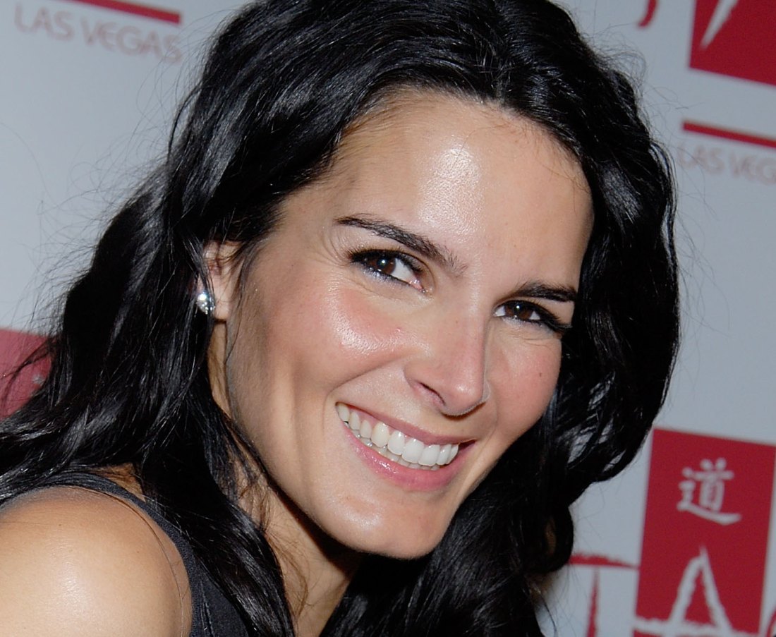 >Angie Harmon