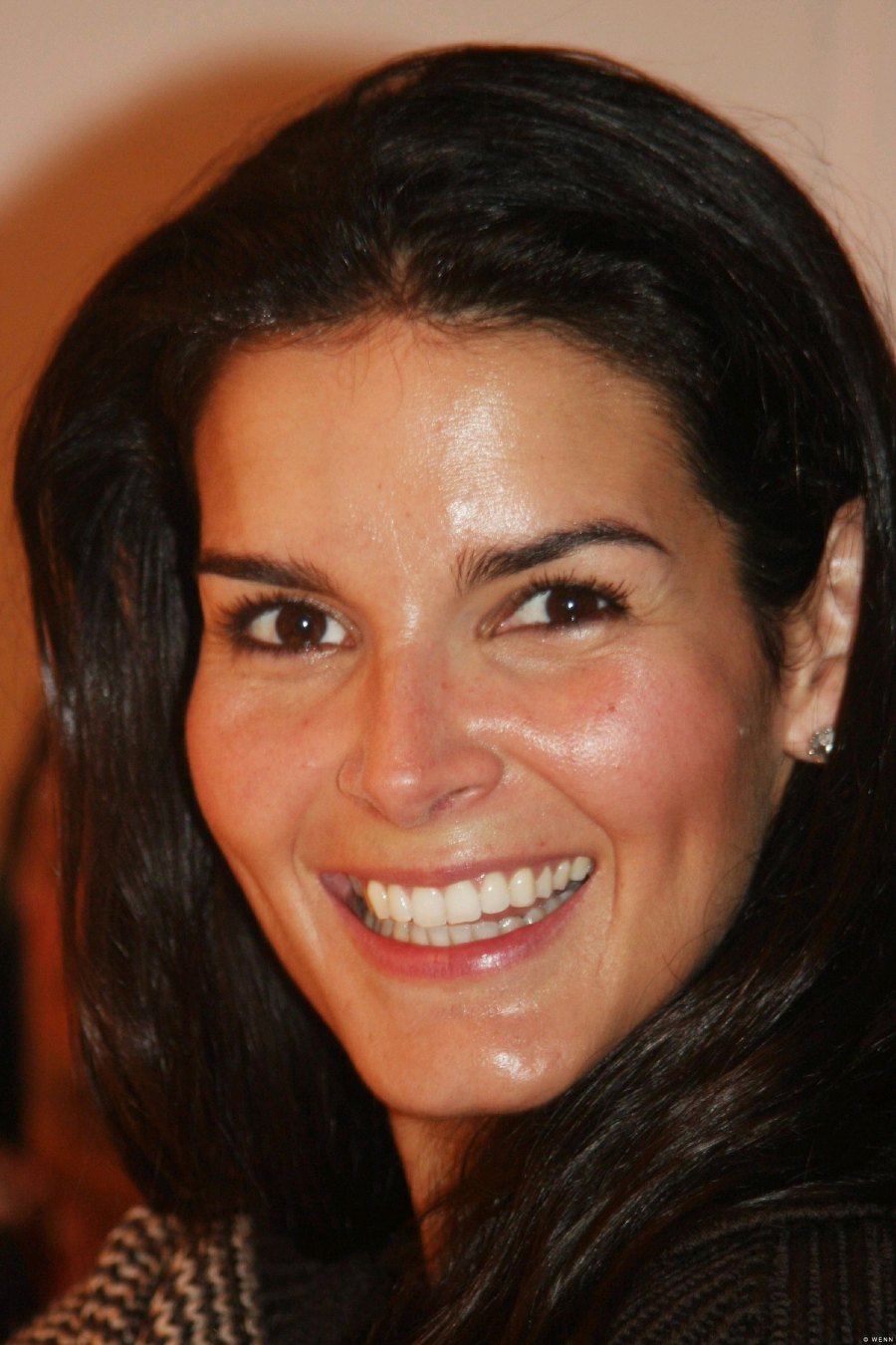 >Angie Harmon