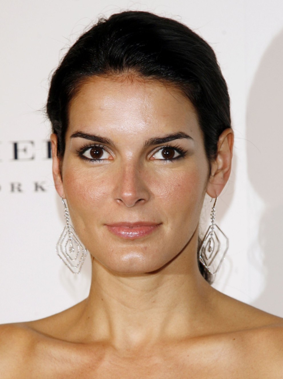>Angie Harmon
