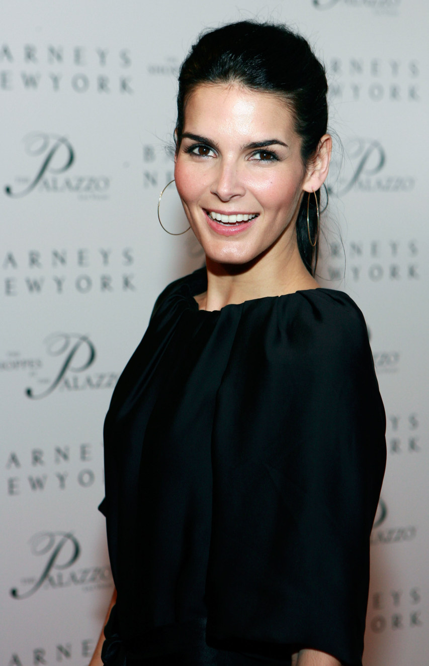 >Angie Harmon