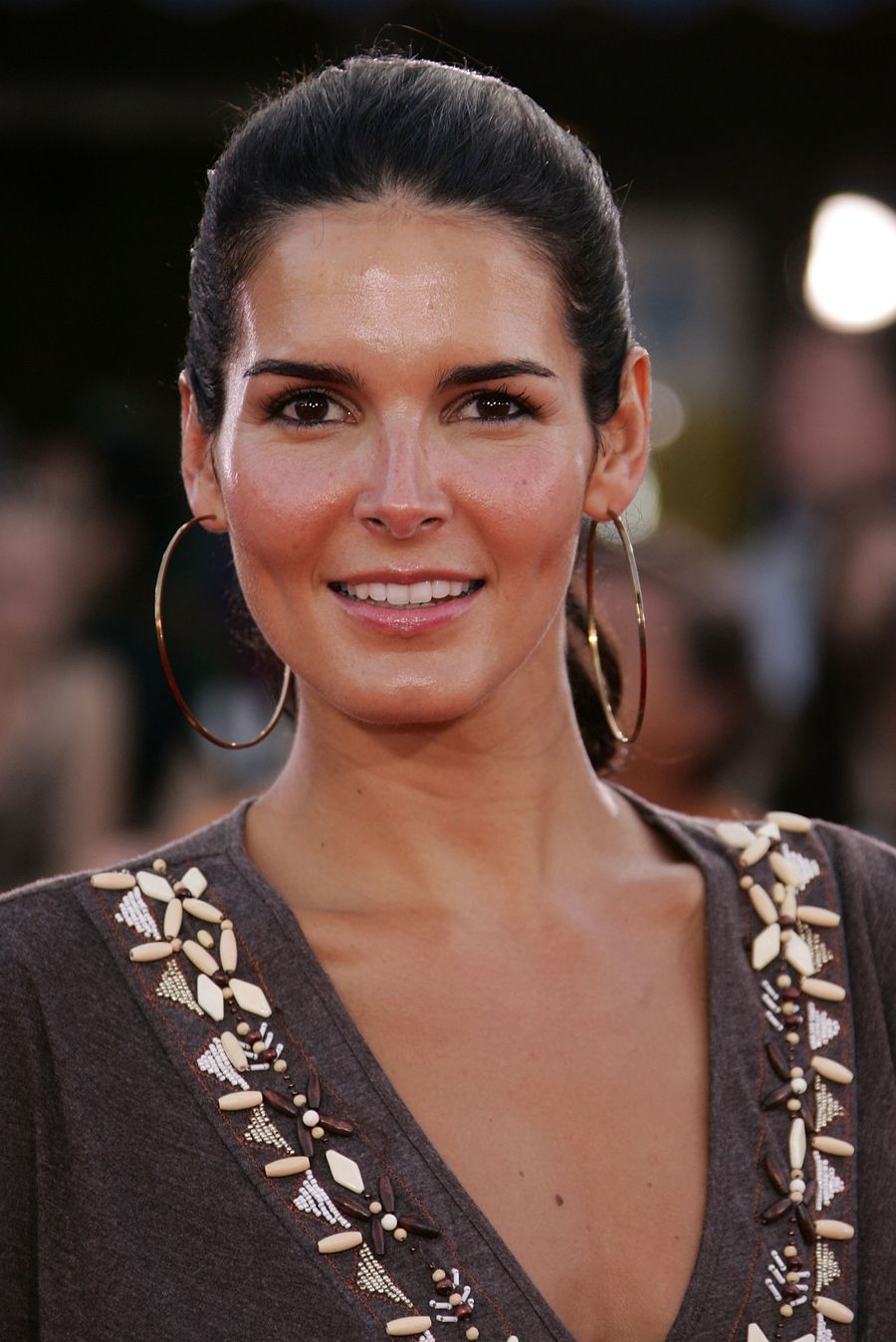 >Angie Harmon
