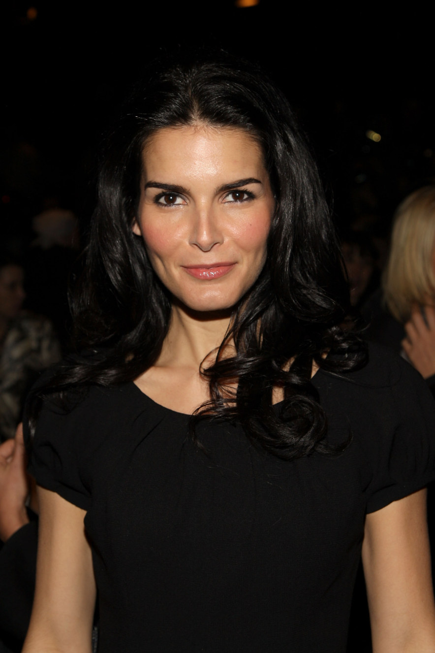 >Angie Harmon