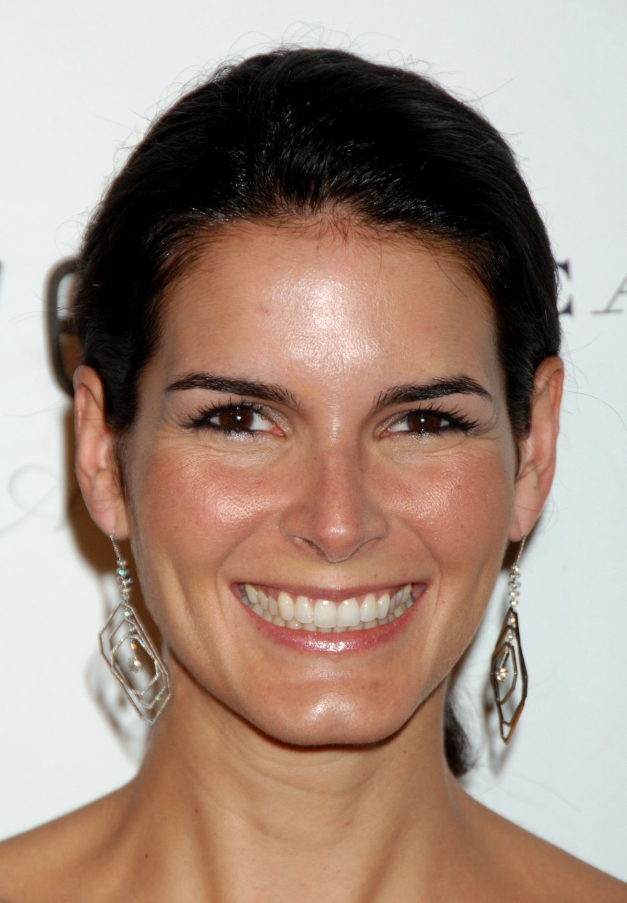 >Angie Harmon
