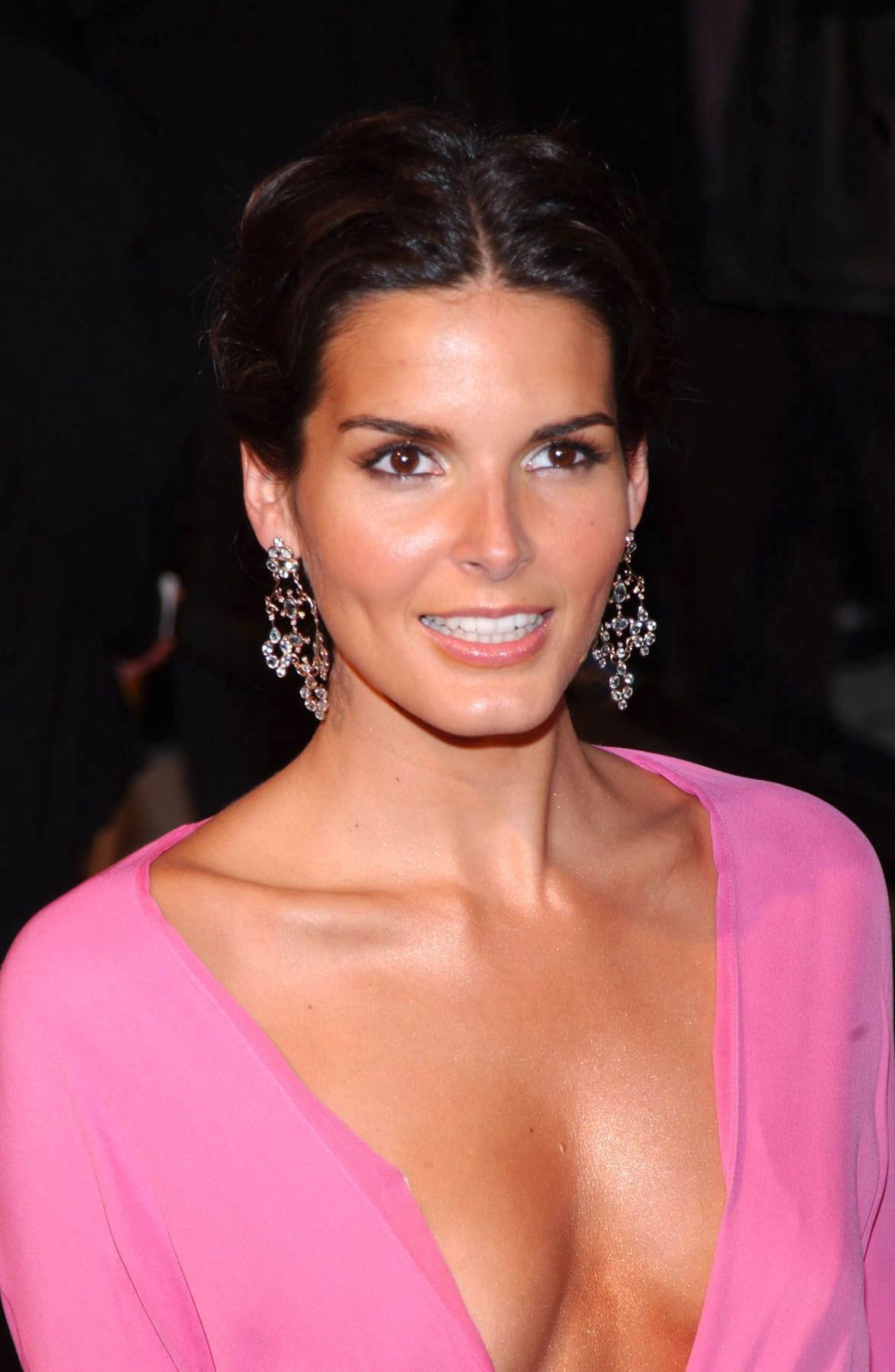 >Angie Harmon