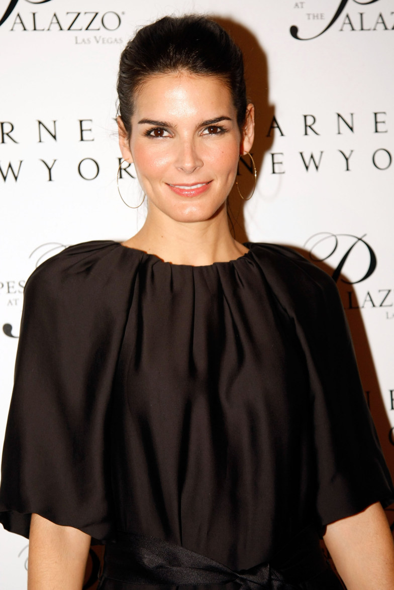 >Angie Harmon