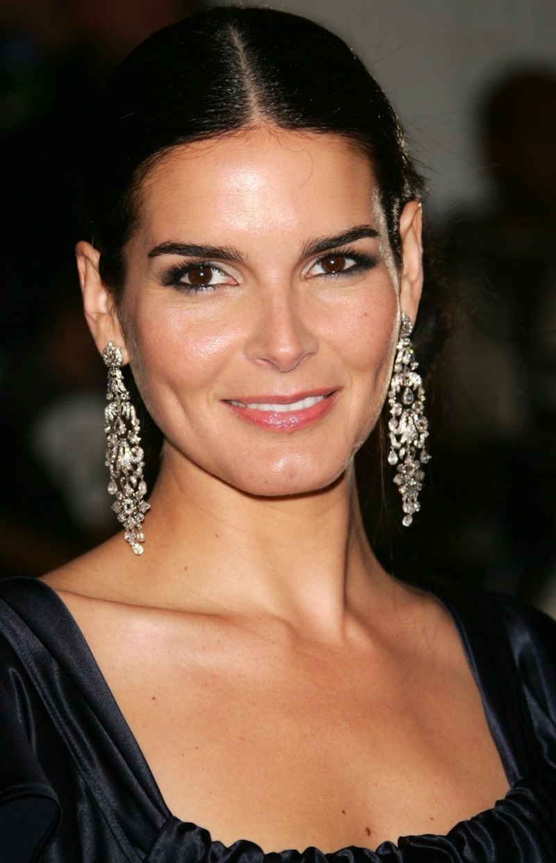 >Angie Harmon