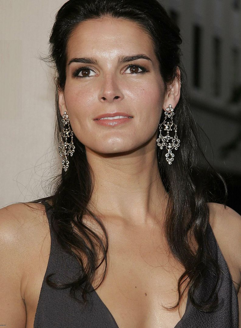 >Angie Harmon