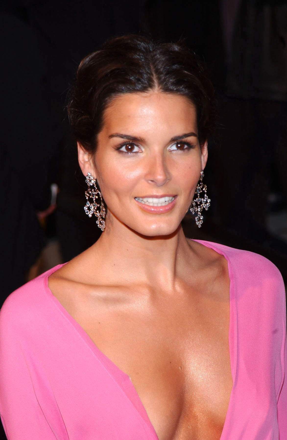 >Angie Harmon