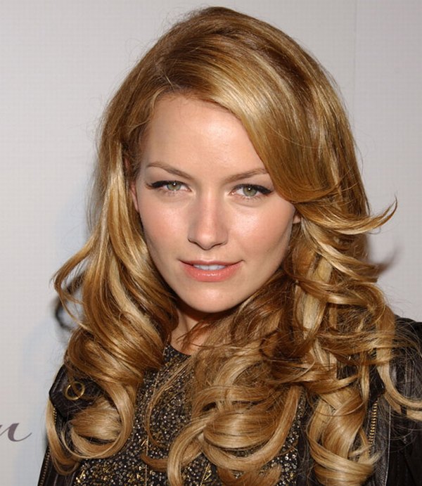 >Becki Newton