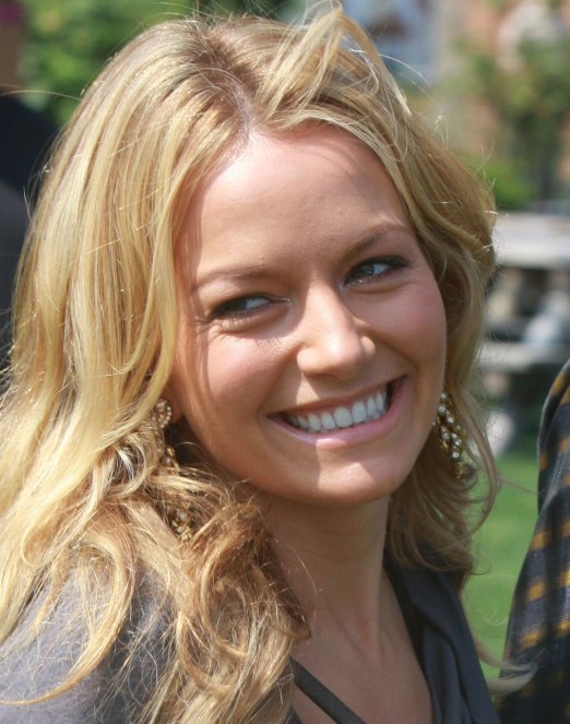 >Becki Newton