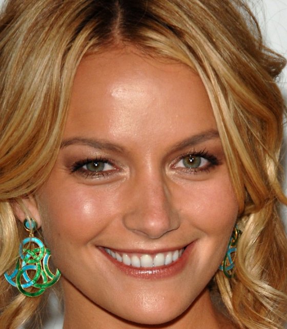 >Becki Newton