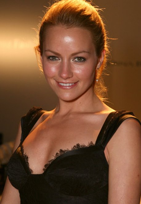 >Becki Newton