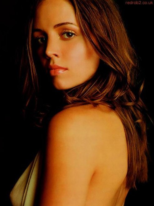 >Eliza Dushku