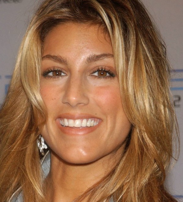>Jennifer Esposito