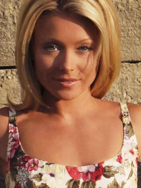 >Kelly Ripa