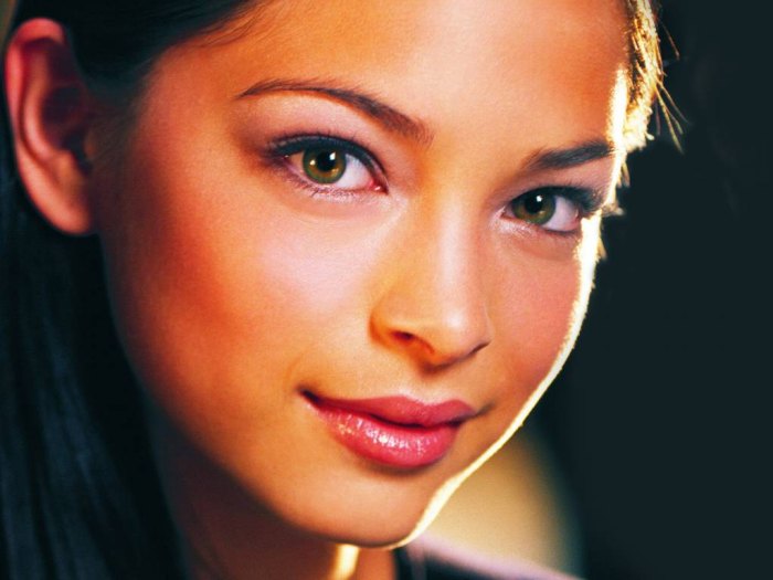 >Kristin Kreuk