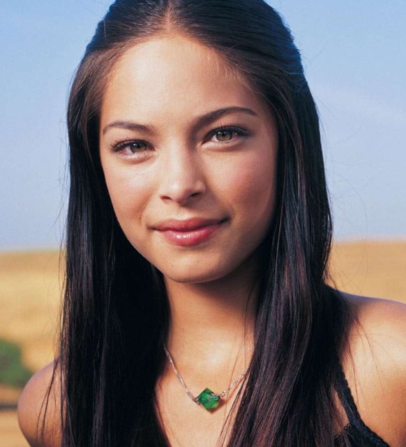 >Kristin Kreuk