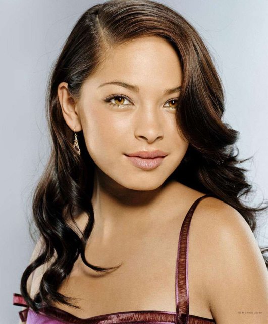 >Kristin Kreuk