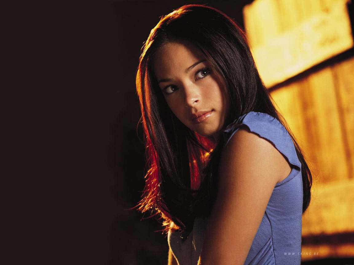 >Kristin Kreuk