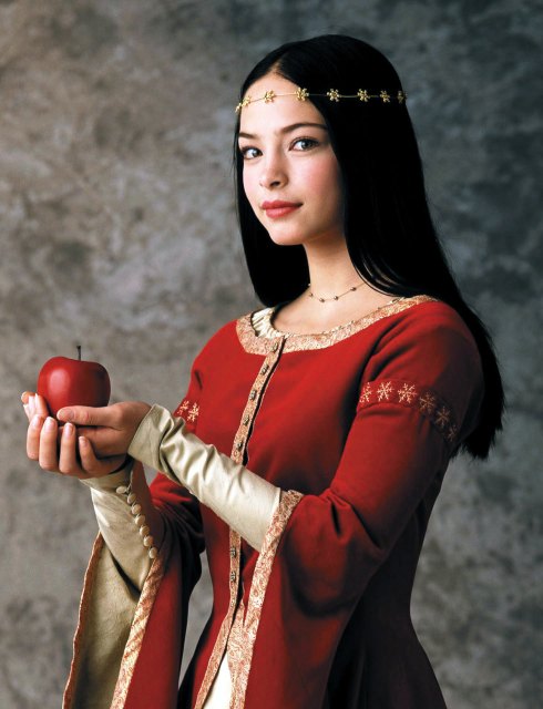 >Kristin Kreuk